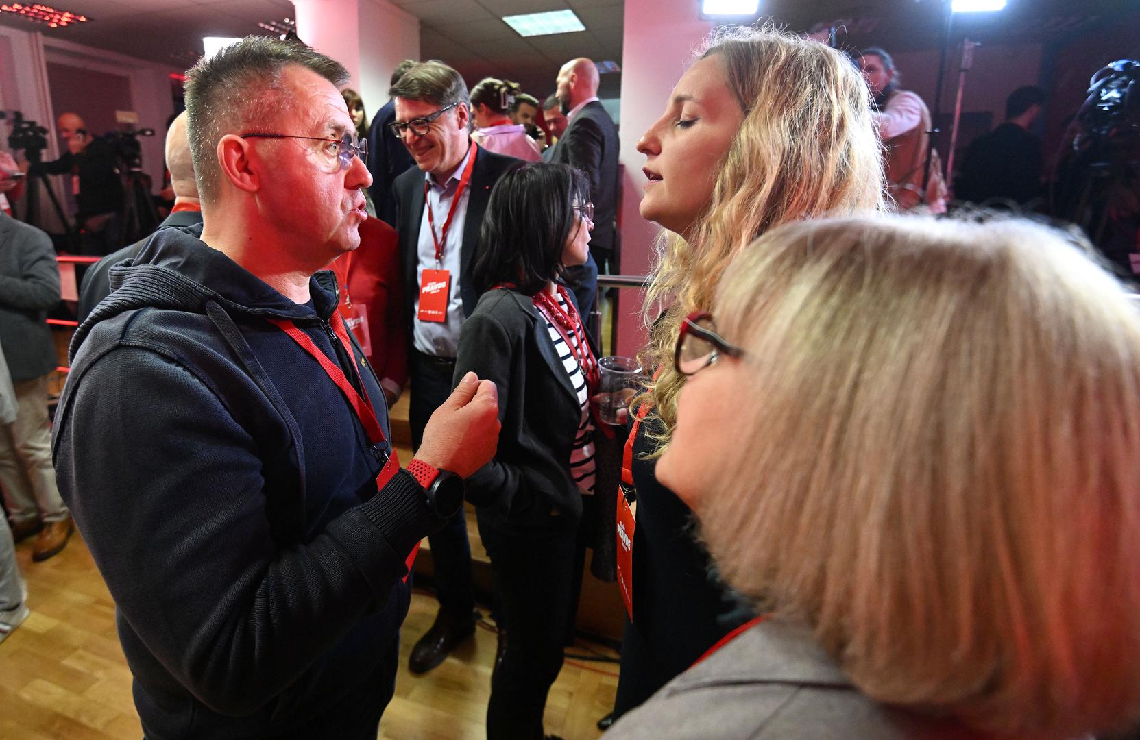 U stožeru koalicije Rijeke pravde koje prema izlaznim anketama dobivaju 43 mandata