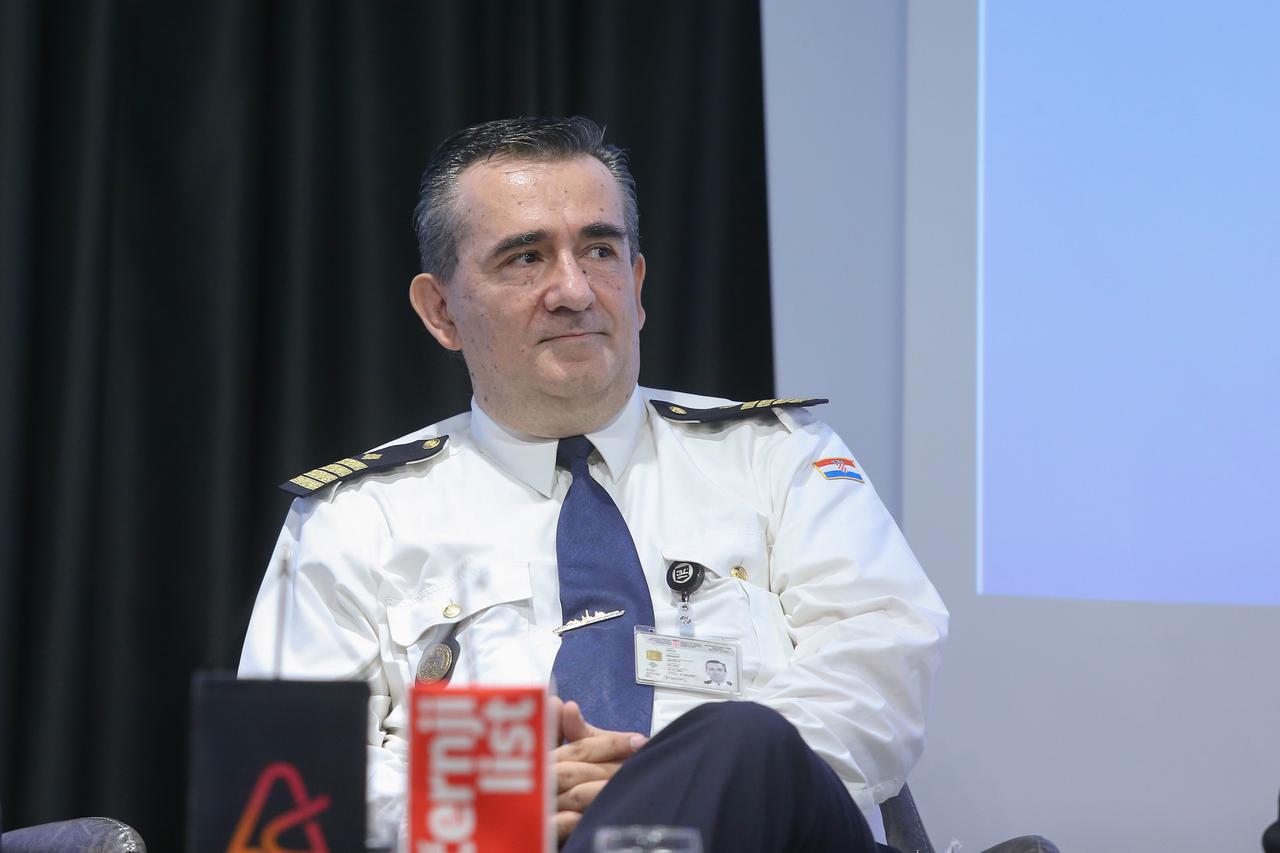 Zagreb: Panel Večernjeg lista Oružje i ratovanja