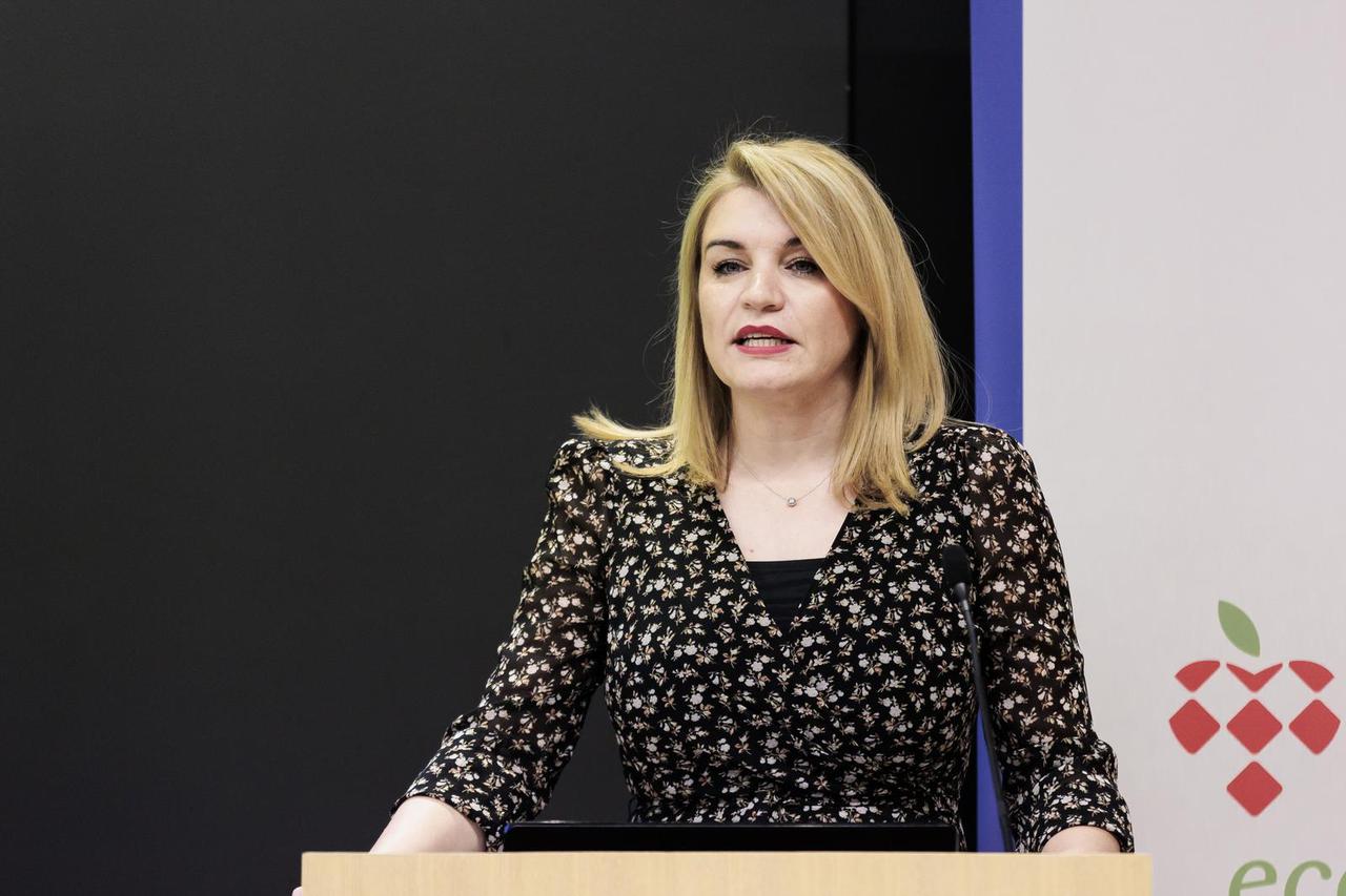 Split: Ministrica turizma Nikolina Brnjac dodijelila Eco zelene certifikate obiteljskim i malim hotelima