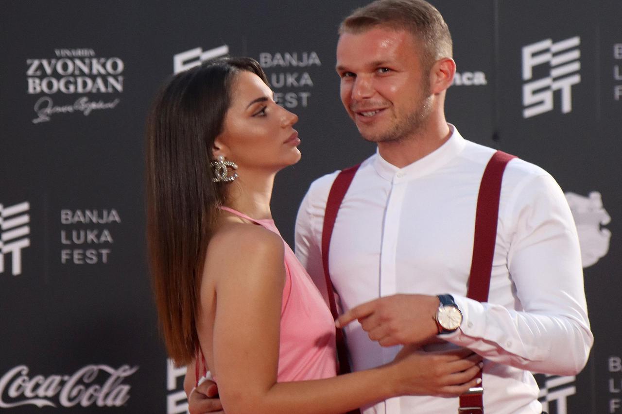 On the second evening of the first international music festival - Banja Luka fest on the stage of the Kastel fortress, Zvonko Bogdan performed with the Grand Tamburitza Orchestra. Druge veceri prvog internacionalnog muzickog festivala - Banjaluka fest  