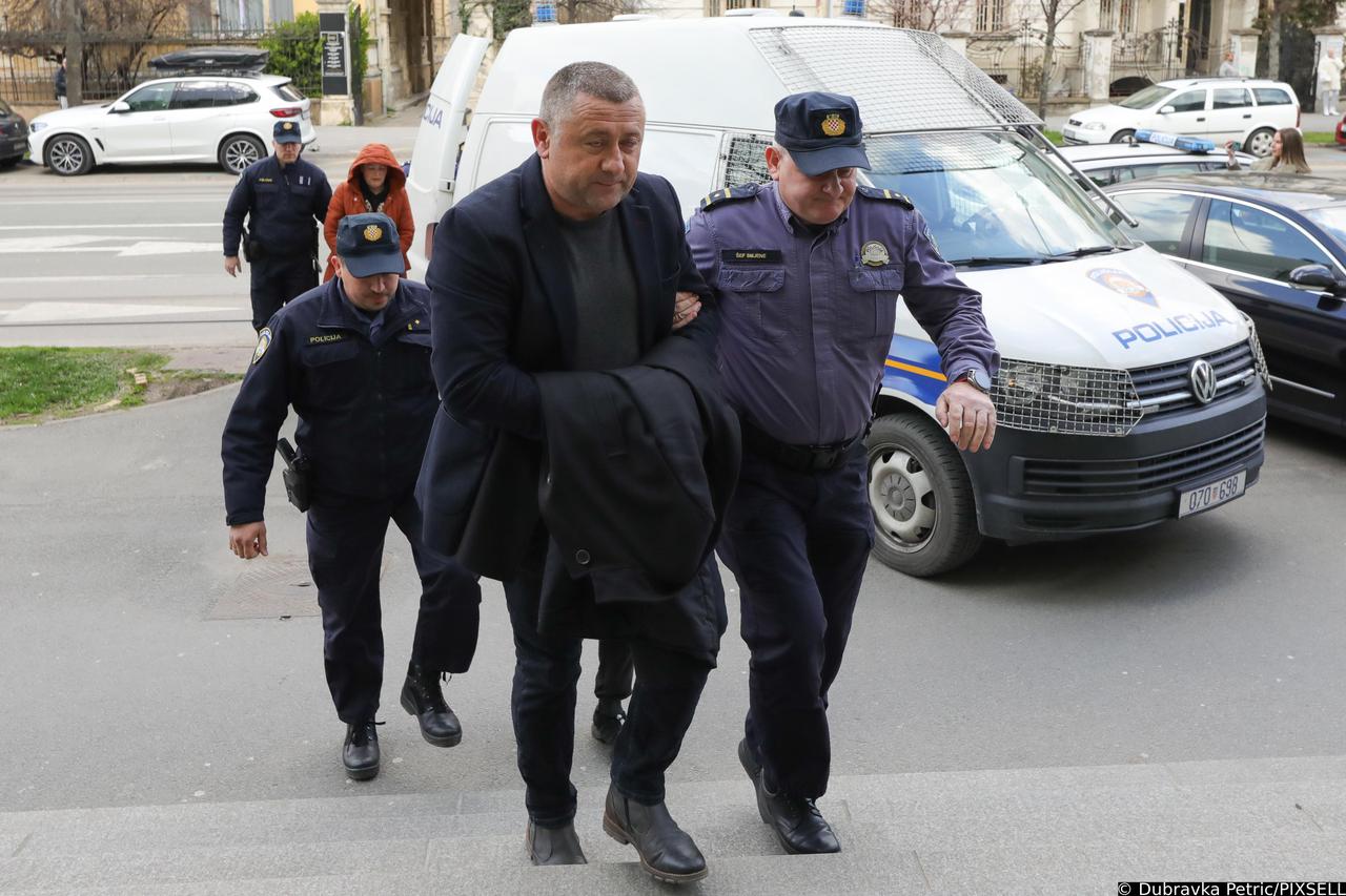 Župan Damir Dekanić i troje policijskih službenika privedeni su na ispitivanje na Županijski sud u Osijeku