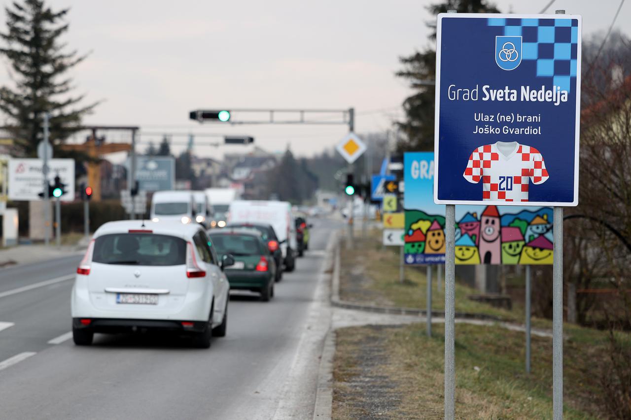 Na ulazu u Svetu Nedelju postavljena tabla u čast Jošku Gvardiolu