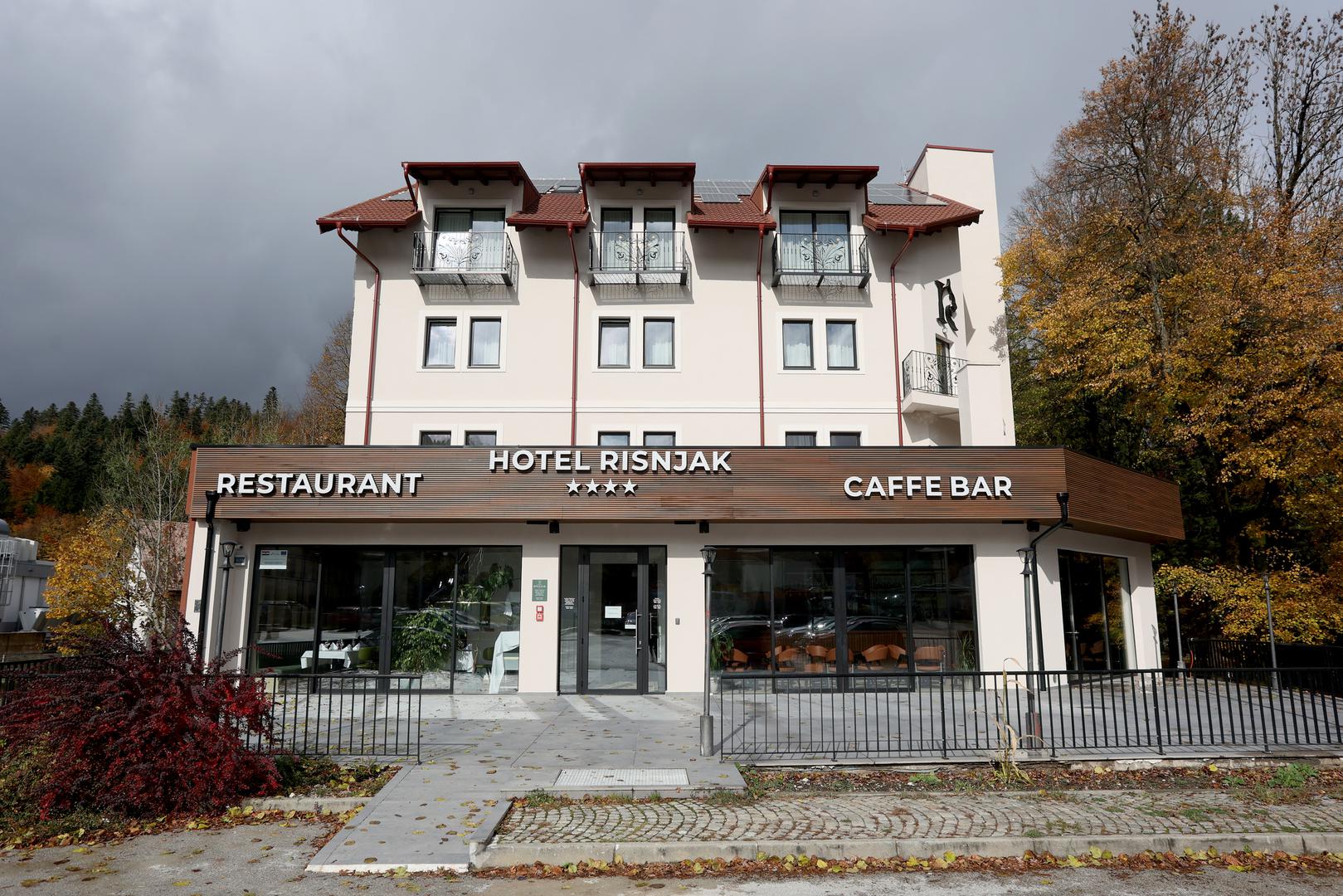 "Ovaj put je bila totalna rekonstrukcija, od krova do fasade. Ugradili smo sve moderne tehnologije u smislu uštede energije – dizalice topline, grijanje na biomasu, automatsko upravljanje energijom i visoko učinkovitu fasadnu ovojnicu. To nam je bio cilj", istaknuo je Kraljević.

