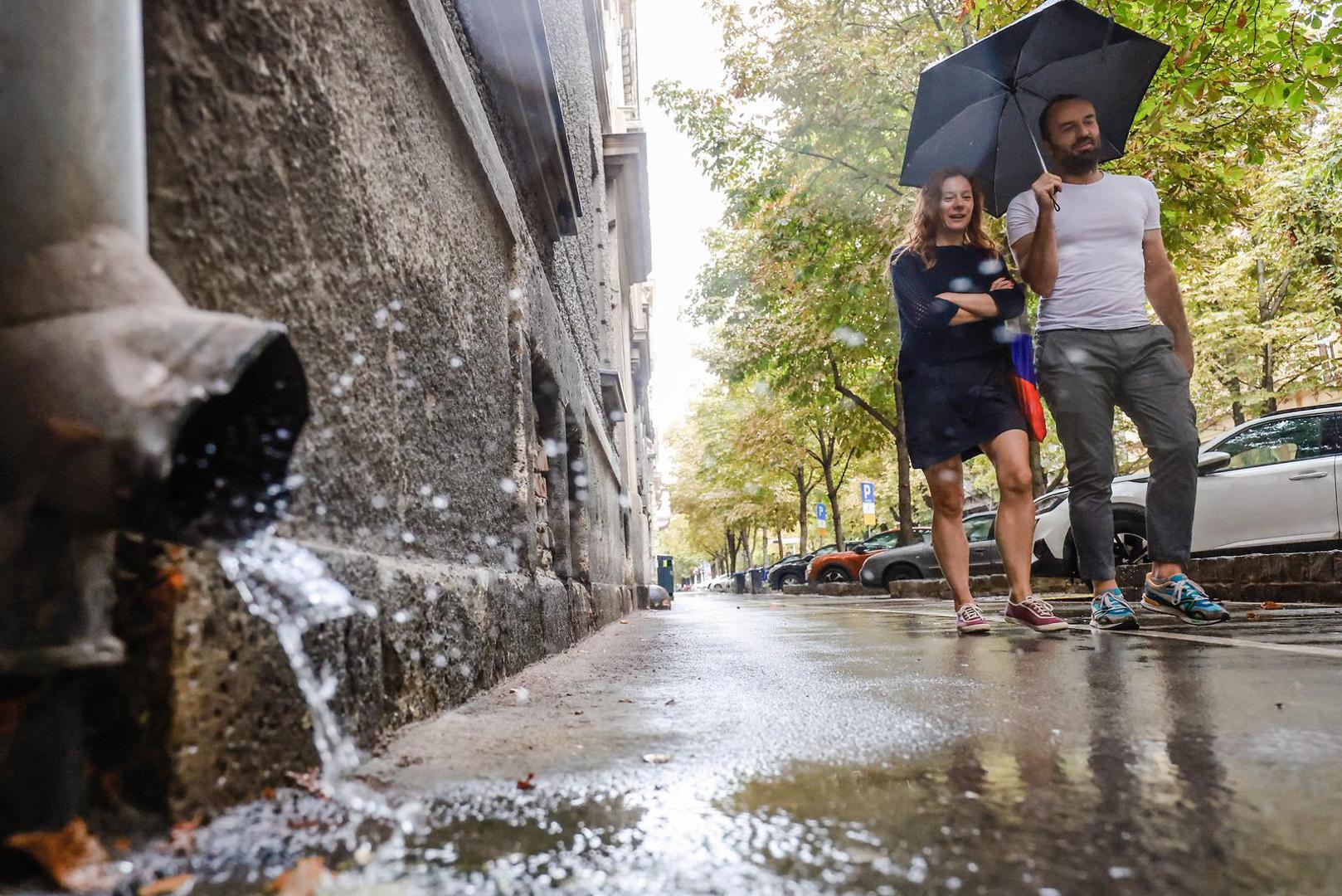 15.09.2022., Zagreb - Gradska svakodnevica u sredistu grada. Najavljeni pljusak uz grmljavinu osvjezio ulice te snizio temeraturu u zraku. Photo: Sanjin Strukic/PIXSELL