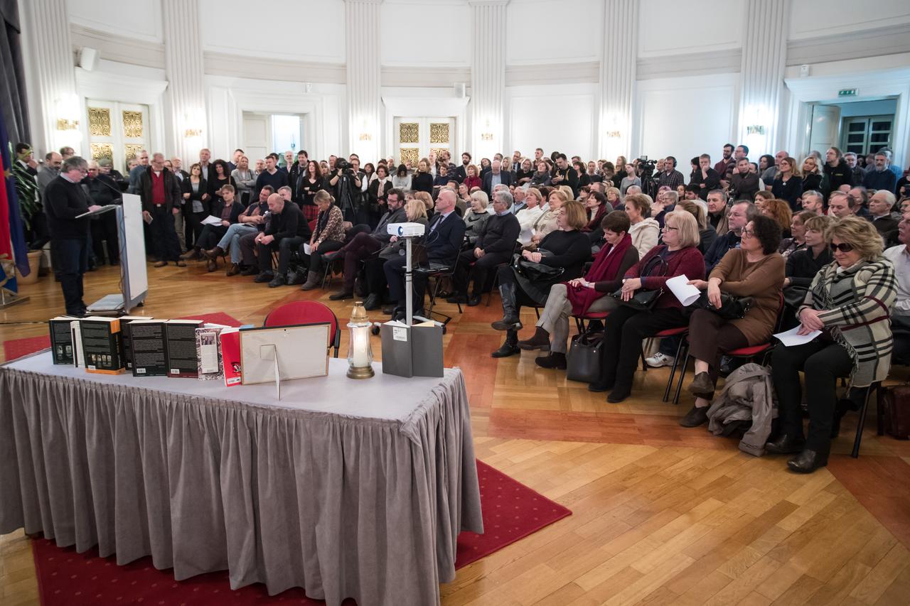 Komemoracija za novinara Predraga Lucića održana u Novinarskom domu