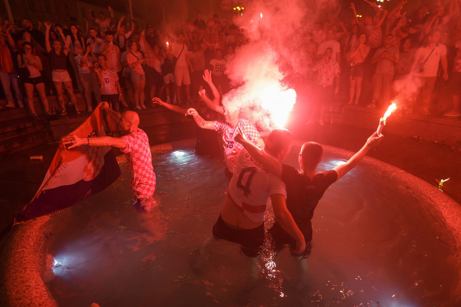 Gradovi su organizirali zajedničko gledanje na velikim ekranima, a središta Zagreba, Splita, Rijeke i Osijeka pretvorena su u epicentre navijačkog okupljanja.