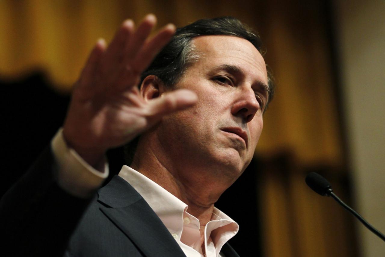 \'Republican presidential candidate Rick Santorum addresses an energy summit at the Colorado School of Mines in Golden, Colorado February 6, 2012. The Colorado caucuses take place February 7, 2012. RE