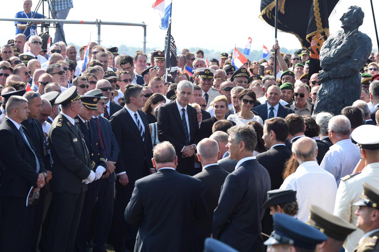 spomenik franjo tuđman knin 