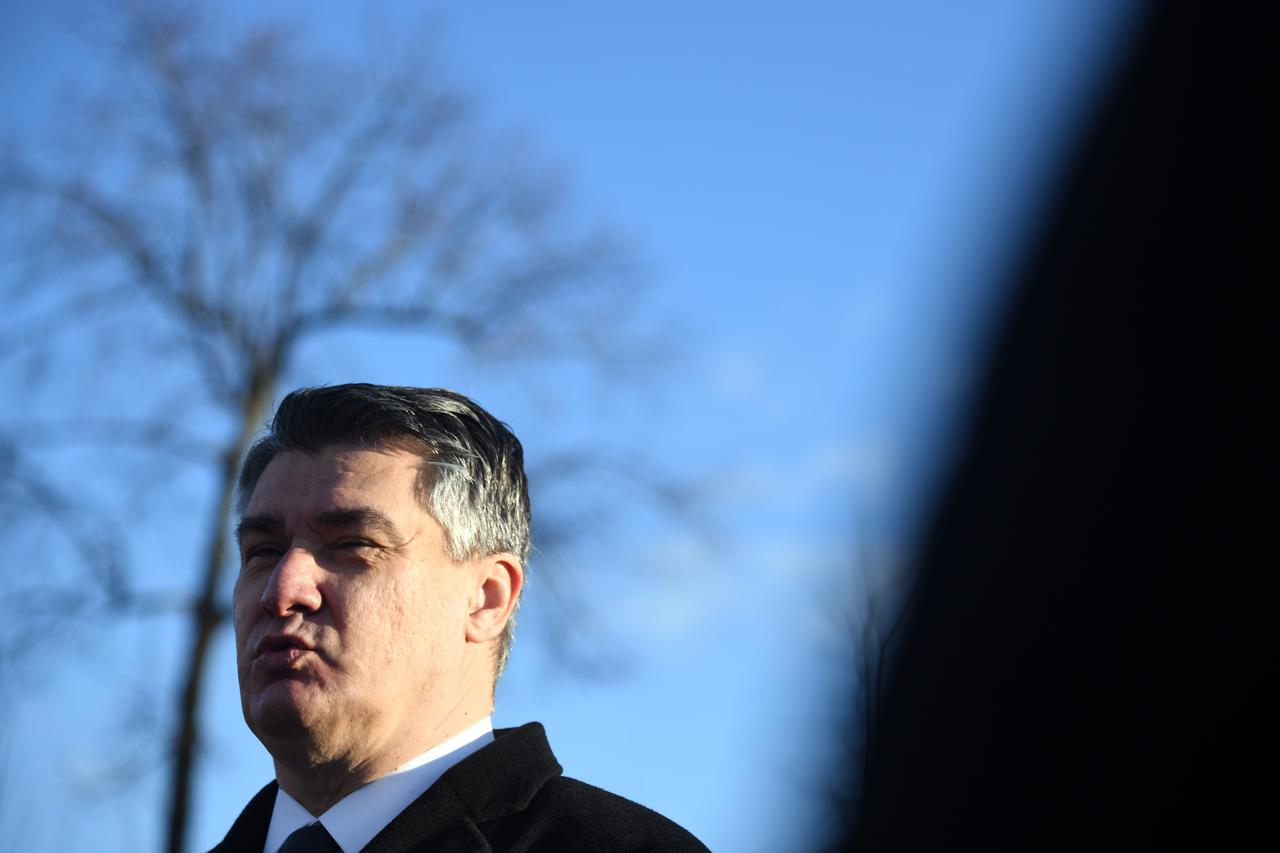 Državni vrh položio vijence povodom Dana sjećanja na žrtve holokausta