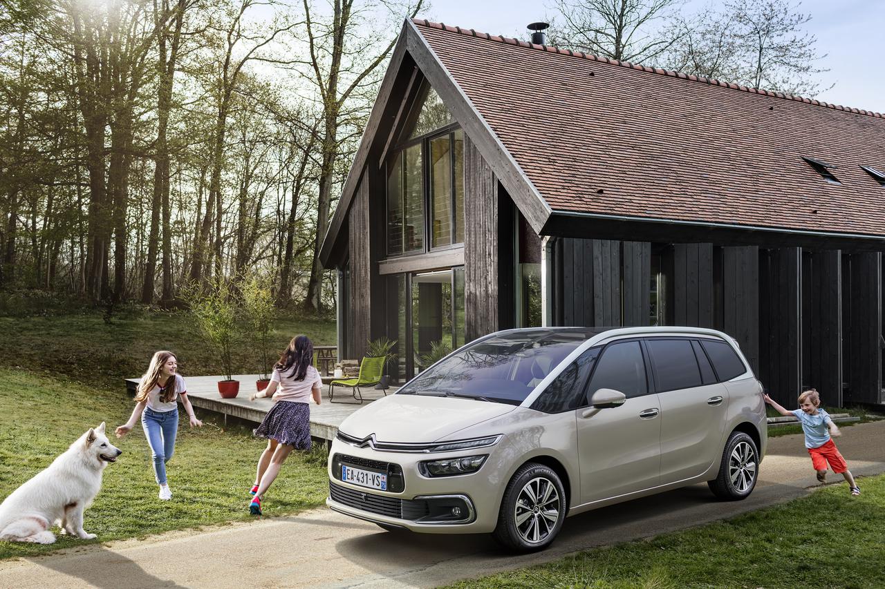 Citroën C4 Picasso u drugom redu ima tri zasebna sjedala i na svakom od njih dolazi Isofix priključak