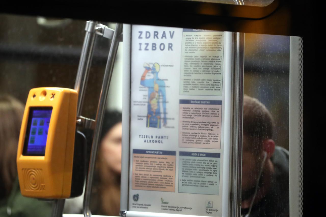 Sporni plakat u tramvajima