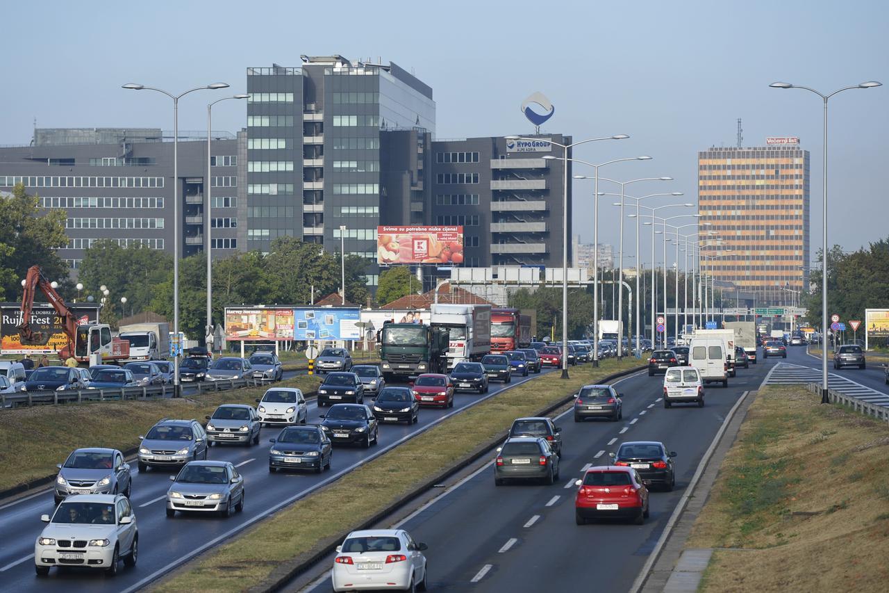27.08.2013., Zagreb - Vecina gradjana vratila se s godisnjih odmora, a jutro je obiljezeno velikim guzvama na cestama. Photo: Marko Lukunic/PIXSELL