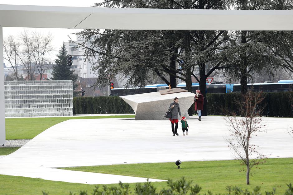 Pogled na novi zagrebački ‘Spomenik domovini’