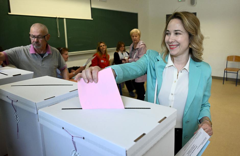 Zagreb: Kandidatkinja za gradonačelnicu Marija Selak Raspudić glasovala na lokalnim izborima