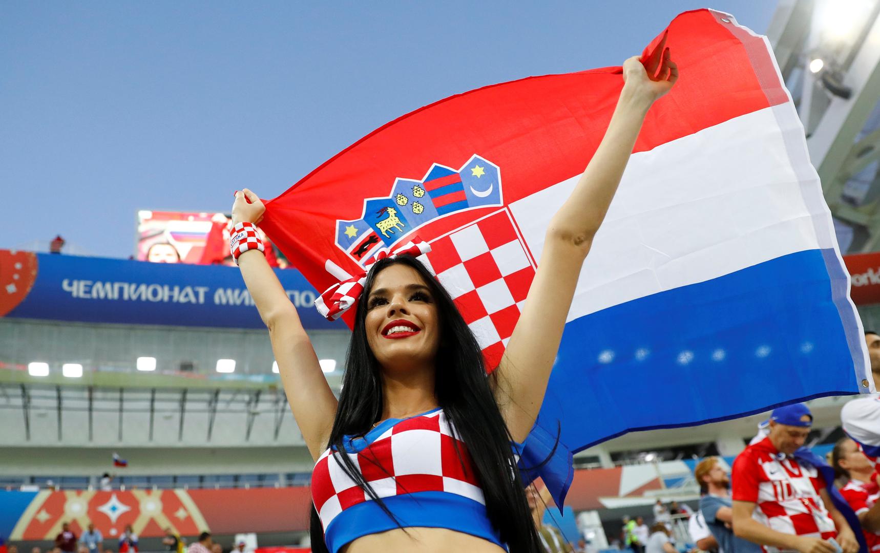 Rođena je u Frankfurtu, a živi u Zagrebu