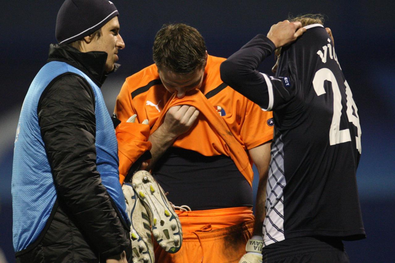 \'07.12.2011., stadion u Maksimiru, Zagreb - Liga prvaka, skupina D, 6. kolo, Dinamo Zagreb - Lyon. Ivan Kelava, Domagoj Vida, Filip Loncaric.  Photo: Igor Kralj/PIXSELL\'