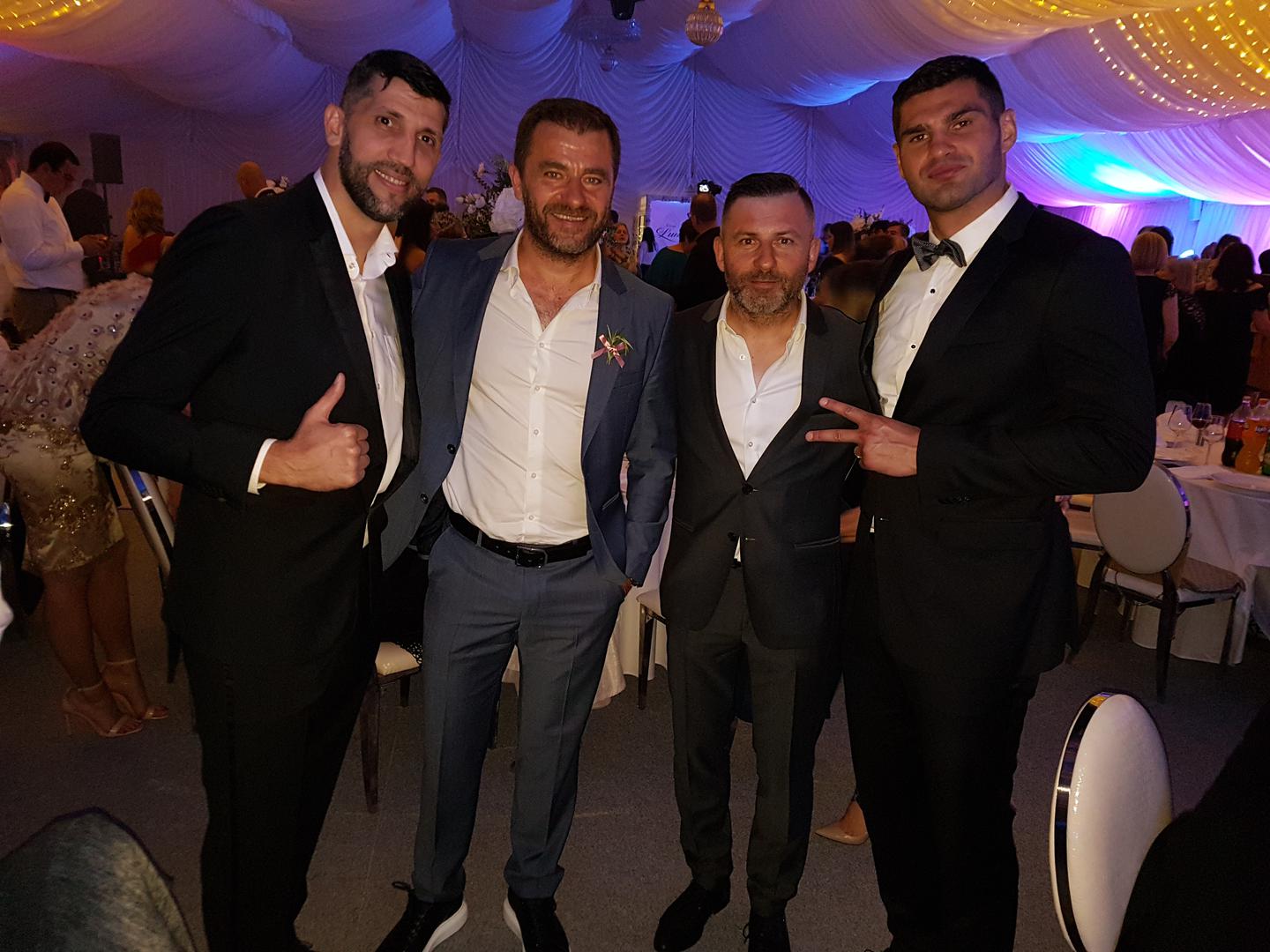 Nakon crkvenog obreda su mladenci i njihovi uzvanici zaputili su se na ekskluzivno imanje Luna u Kupinečkom Kraljevcu.