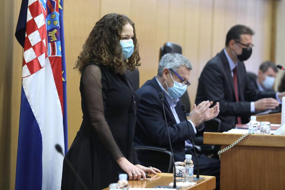 Nova pučka pravobraniteljica Tena Simonovic Einwalter prisegnula u Saboru prije početka sjednice