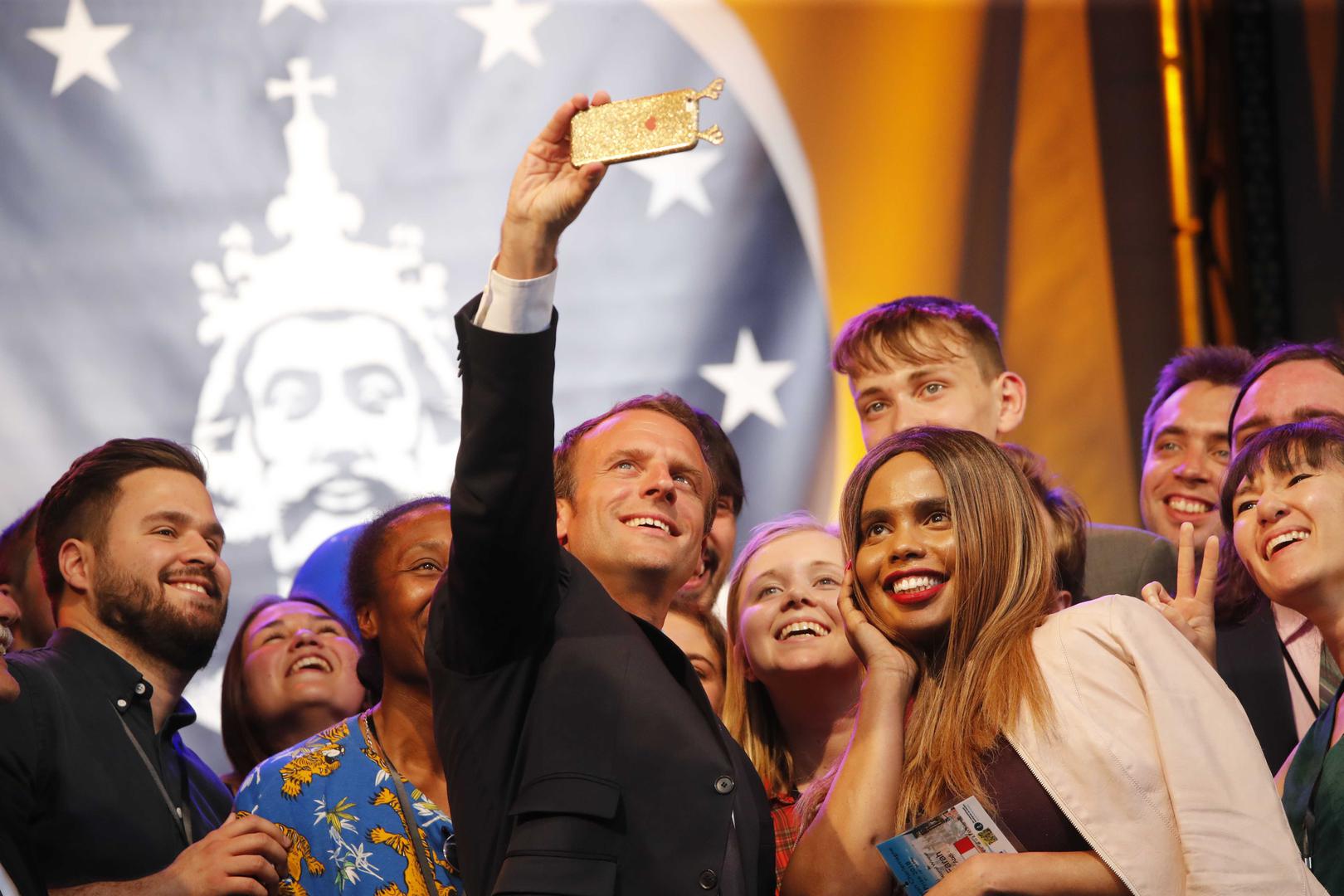 Francuski predsjednik Emmanuel Macron prometnuo se u pravu pop-zvijezdu