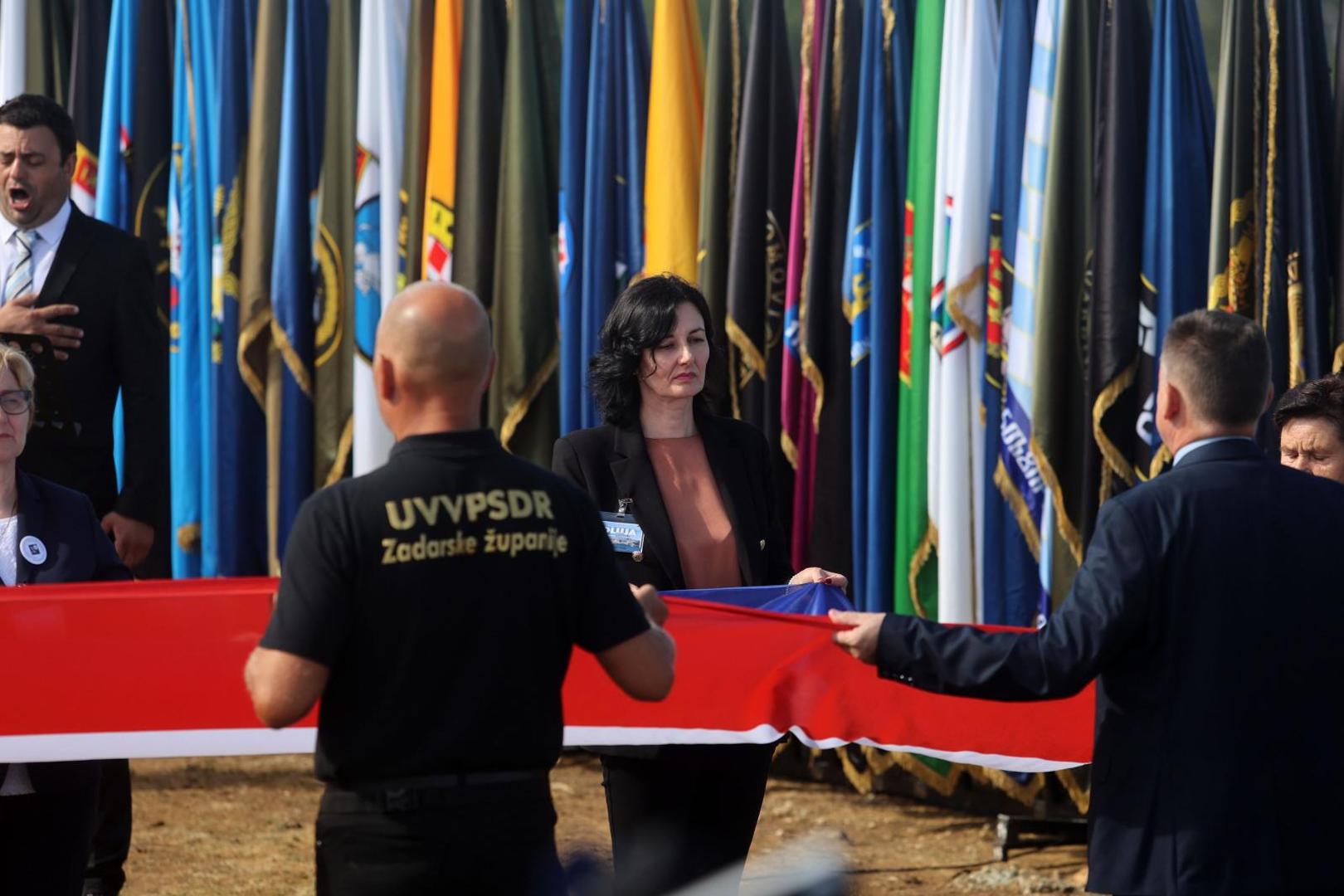 05.08.2021., Knin - Svecani program na tvrdjavi povodom Dana pobjede i domovinske zahvalnosti te Dana hrvatskih branitelja i podizanje zastave Republike Hrvatske na kninskoj tvrdjavi, citanje imena poginulih i nestalih pripadnika u Oluji, minuta sutnje za pale branitelje. Marko Dimic/PIXSELL