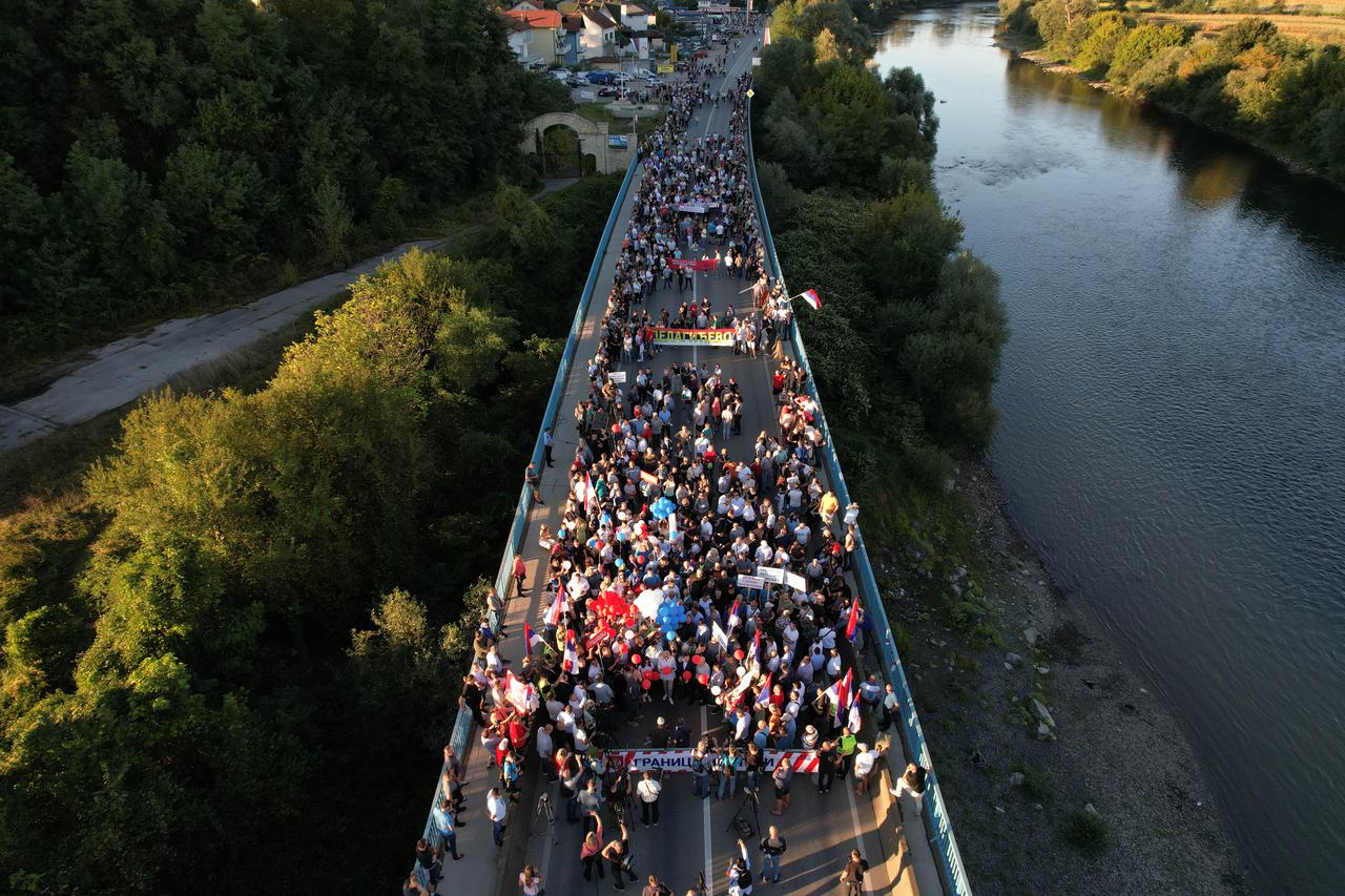 Doboj: Pogled iz zraka na prosvjed podrške Miloradu Dodiku