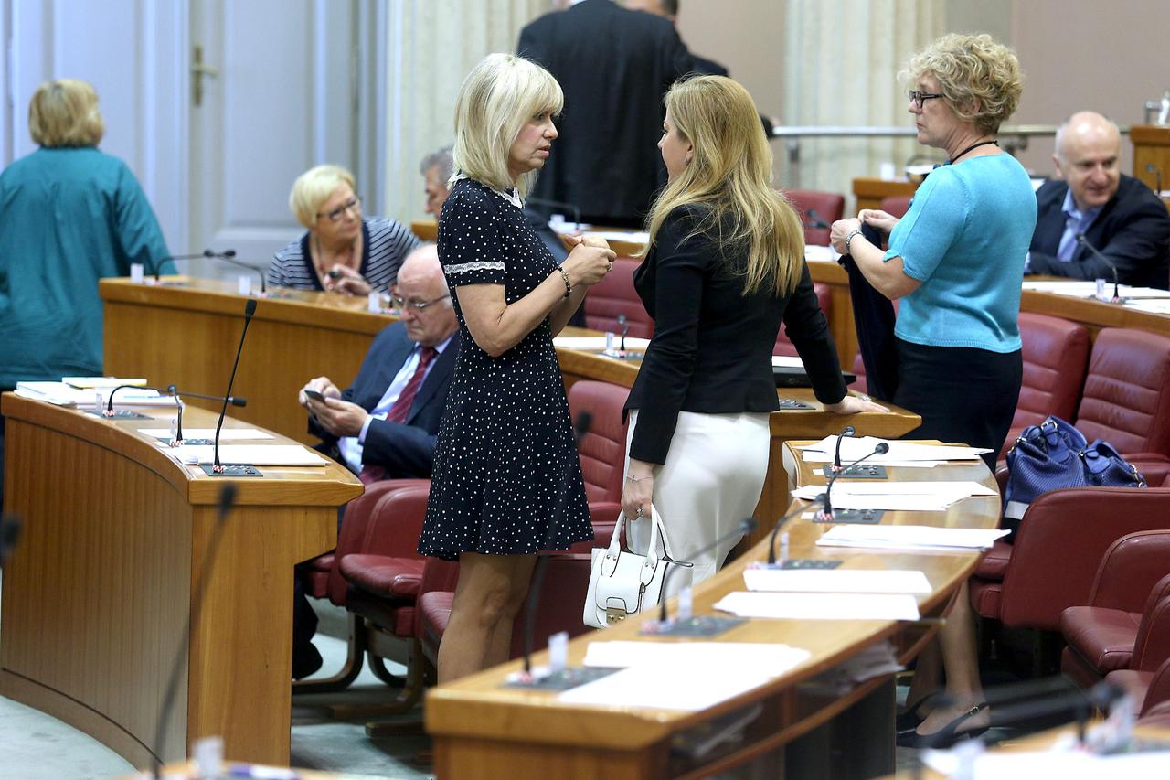 01.06.2016., Zagreb - Hrvatski sabor nastavio je 3. sjednicu raspravom o Konacnom prijedlogu zakona o izmjenama Zakona o pomorskom dobru i morskim lukama. Ingrid Anticevic-Marinovic, Margareta Madjeric, Gordana Sobol.  Photo: Patrik Macek/PIXSELL
