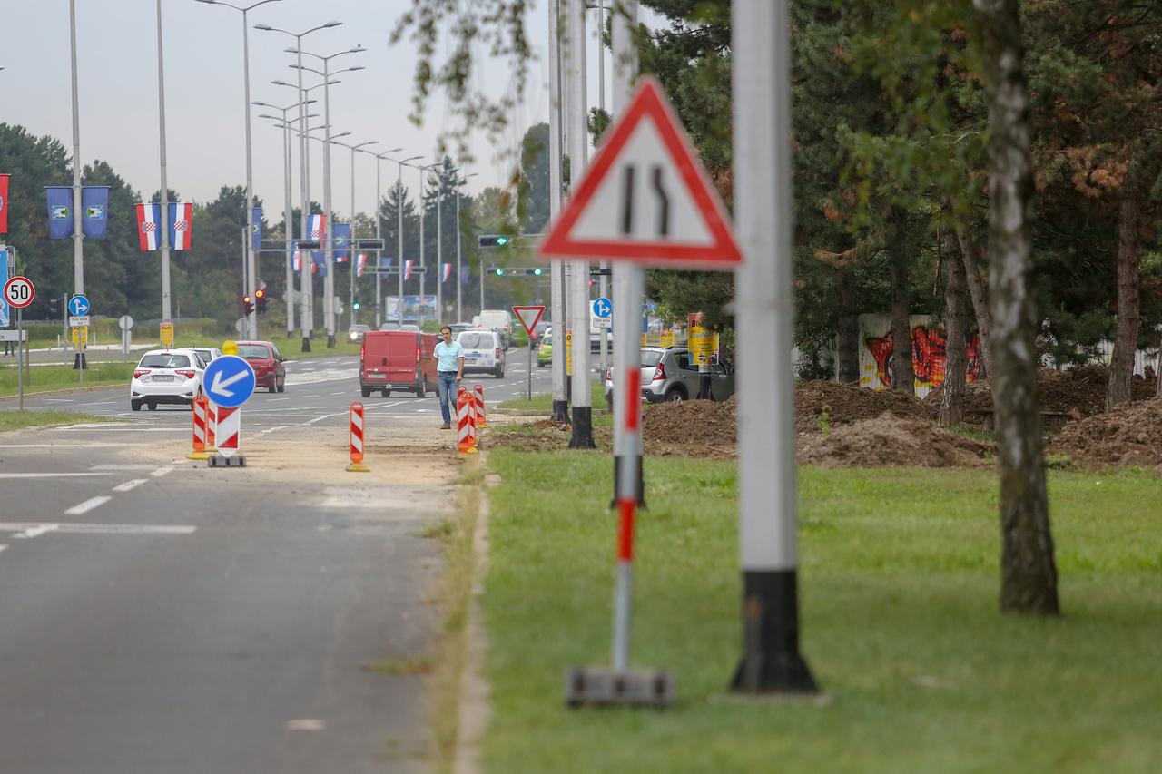 Zagreb: Nastavak radova nakon puknuća vodovodne cijevi u Utrinama
