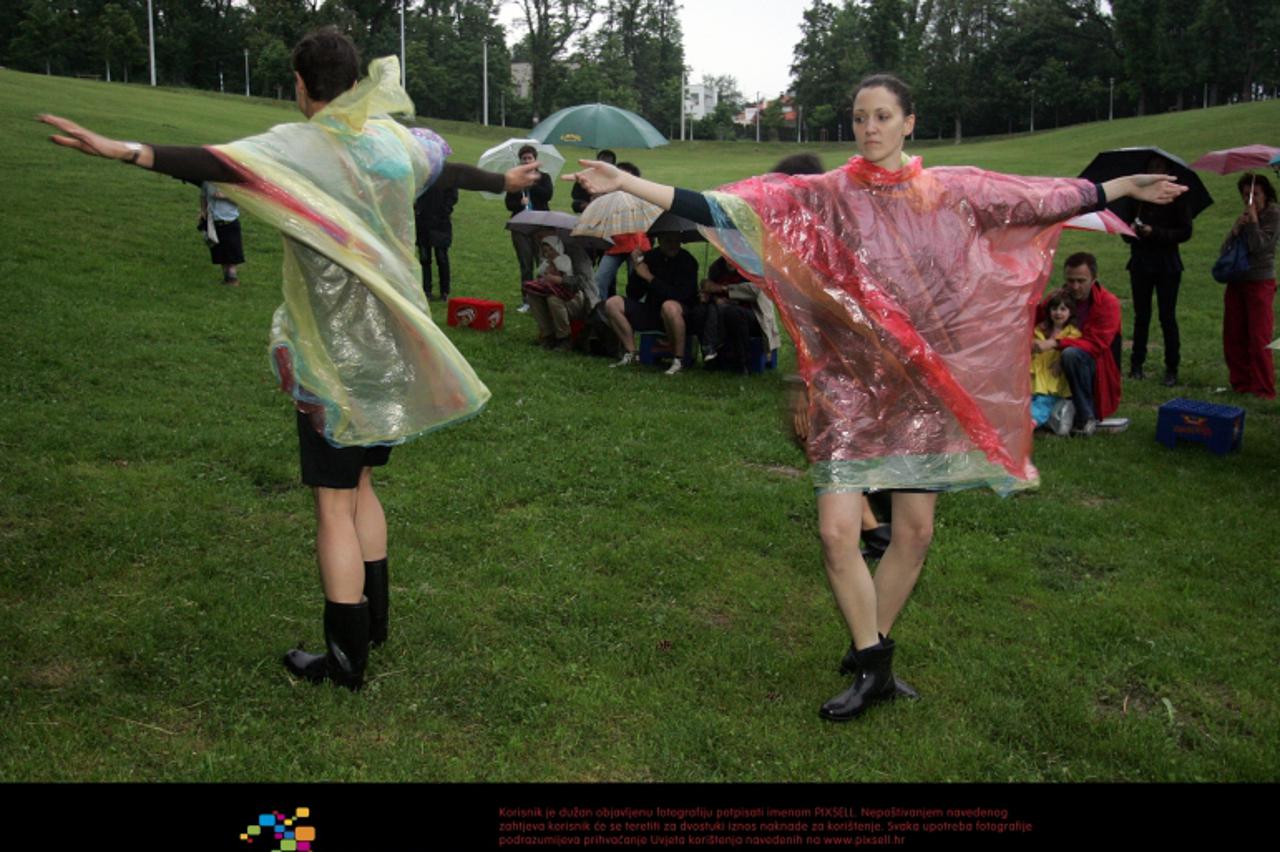 '12.05.2012., Zagreb - Premijera plesne predstave Meteo autorice Irme Omerzo na Cmroku.  Photo: Grgur Zucko/PIXSELL'