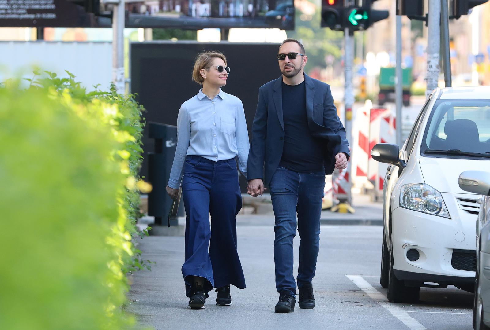 Gradonačelnik Grada Zagreba Tomislav Tomašević u braku je s Ivom Mertić Tomašević, no nju nemamo često priliku vidjeti u javnosti.