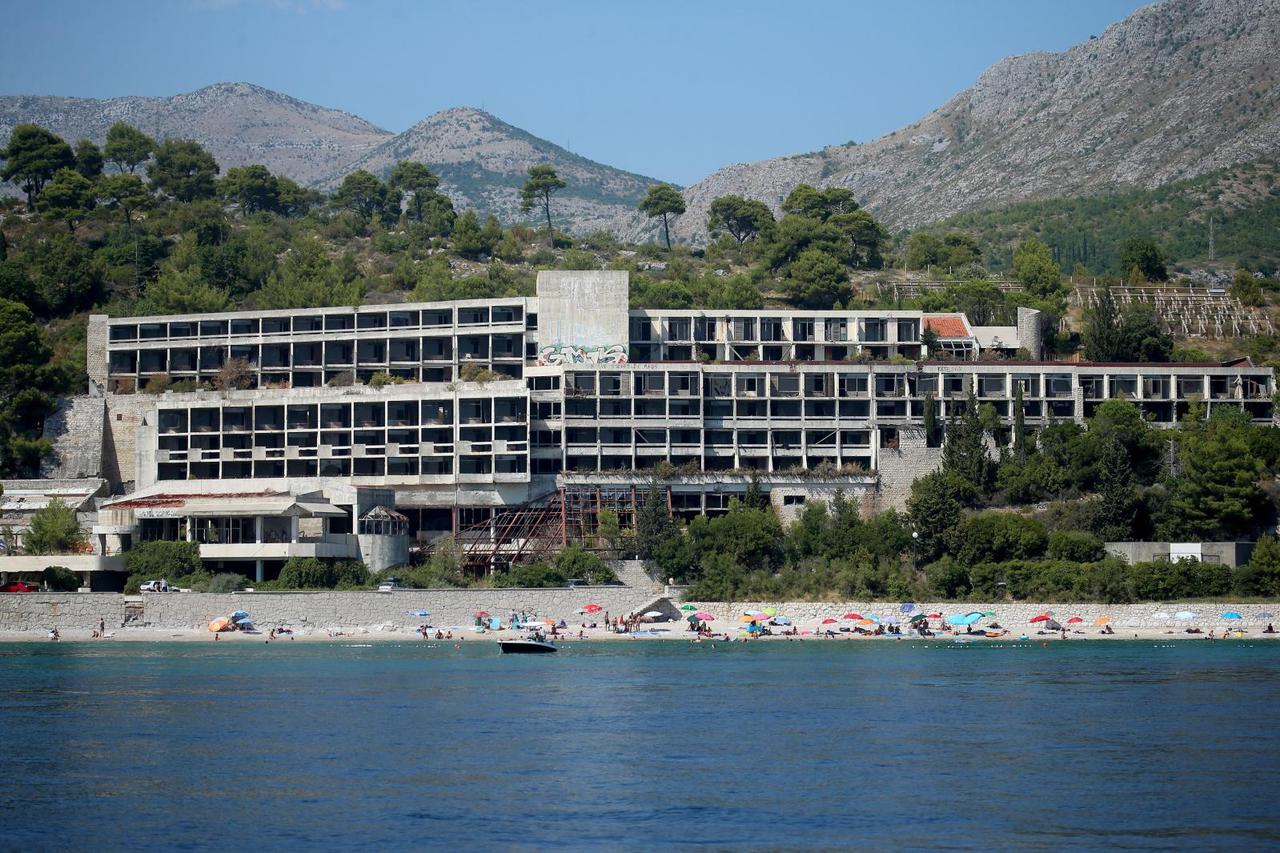 Pula: Roditelji djece pulskih privatnih vrtića organizirali prosvjed