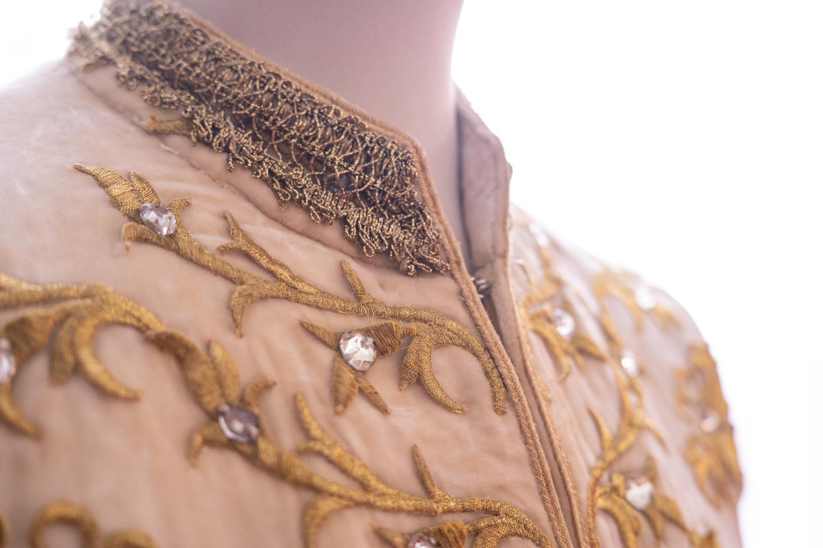  U njezinu središtu nalazi se 165 portreta glumaca, redatelja, dramaturga, scenografa, kostimografa, ali i brojnih drugih kazališnih djelatnika