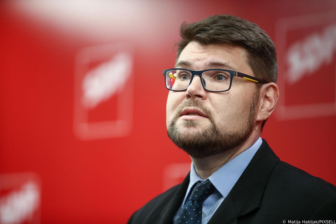 Zagreb: Predsjednik SDP-a, Peđa Grbin, obratio se medijima
