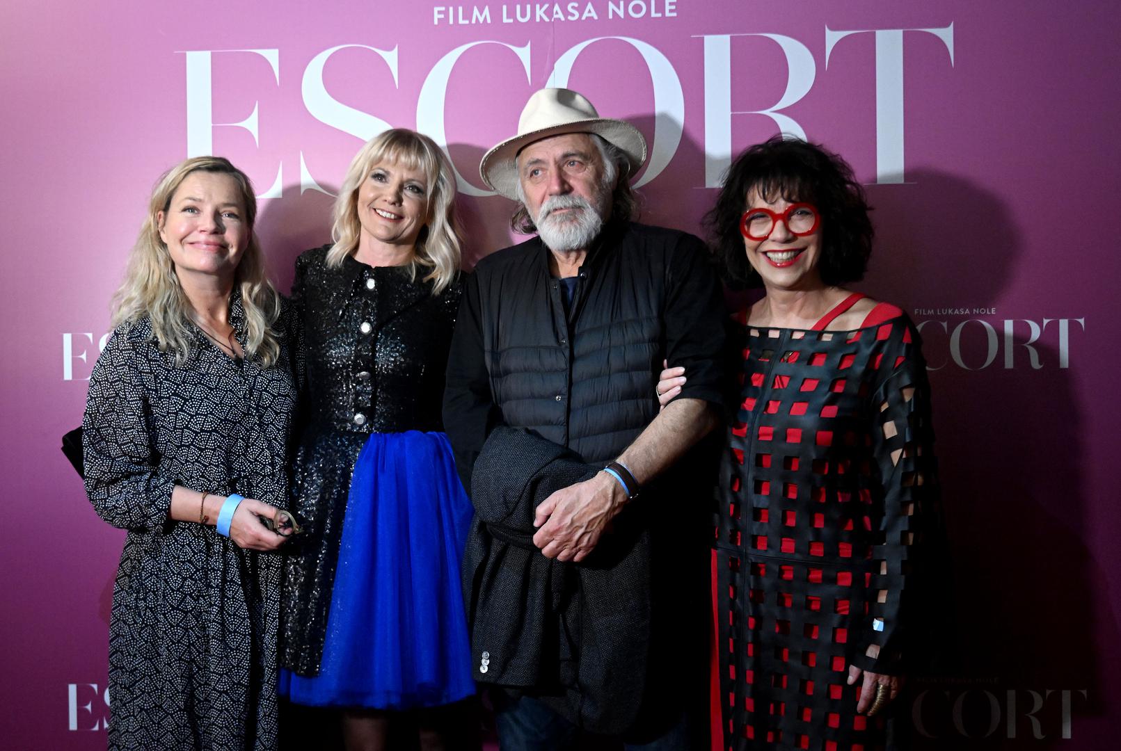 Na zagrebačku premijeru filma došla je Lukasova supruga Barbara Nola. Osim nje, došli su Goran Navojec, Ksenija Pajić, Rade Šerbedžija, Ankica Dobrić, Vinko Brešan, Ecija Ojdanić...