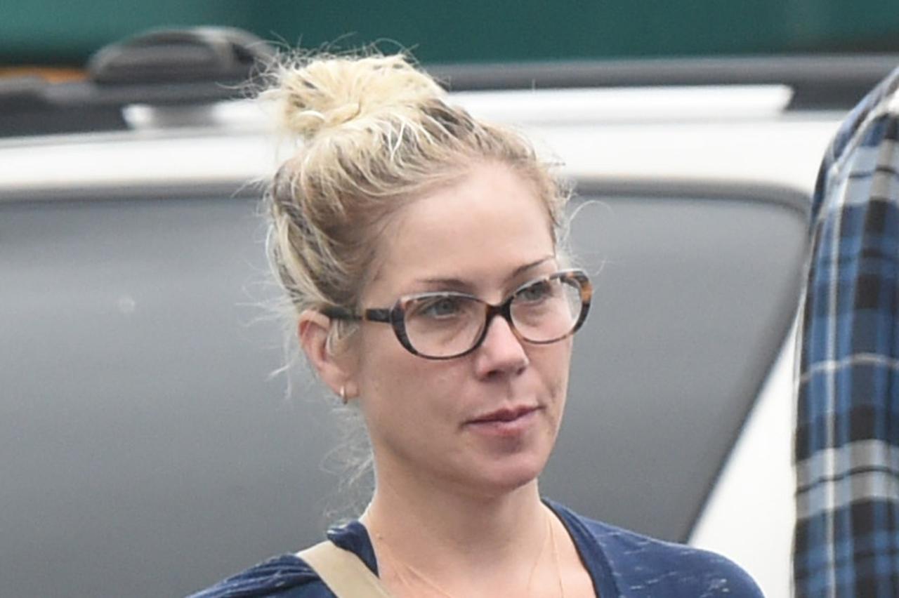 LA:  Christina Applegate u šetnji s obitelji