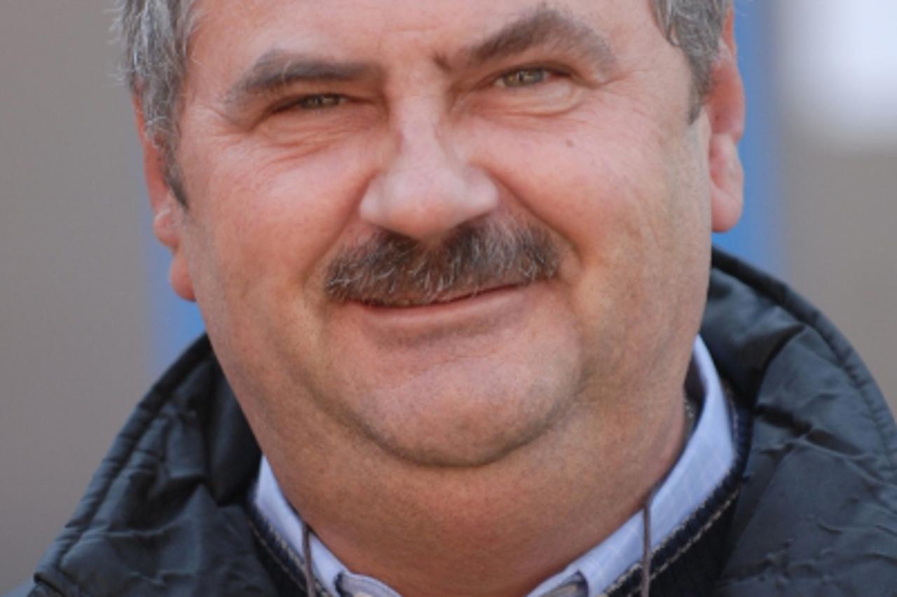 '04.10.2010. Cakovec, Mjesto na Cakoveckoj trznici gdje se prodaju mlijecni proizvodi, voditelj trznice Zvonimir Kovac Photo: Marko Jurinec/PIXSELL'