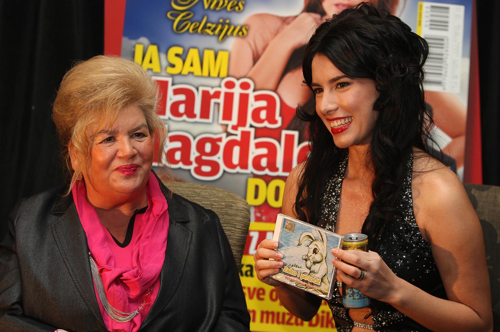 Podsjetimo, "Migni, namigni" je prvi Nivesin singl u četiri godine, a napisali su ga Miroslav Škoro i Ivica Plivelić. 