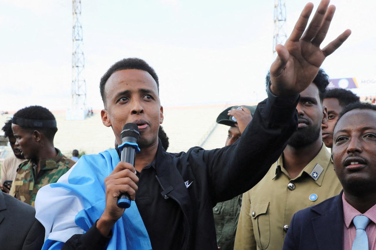 FILE PHOTO: Fans welcome Somali referee Artan, who was expected to officiate at matches during the 2026 FIFA World Cup but was denied entry to U.S., in Mogadishu