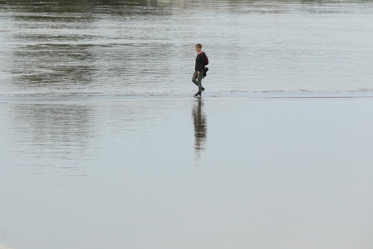 Osijek:  Vodostaj Drave već danima ne prestaje rasti