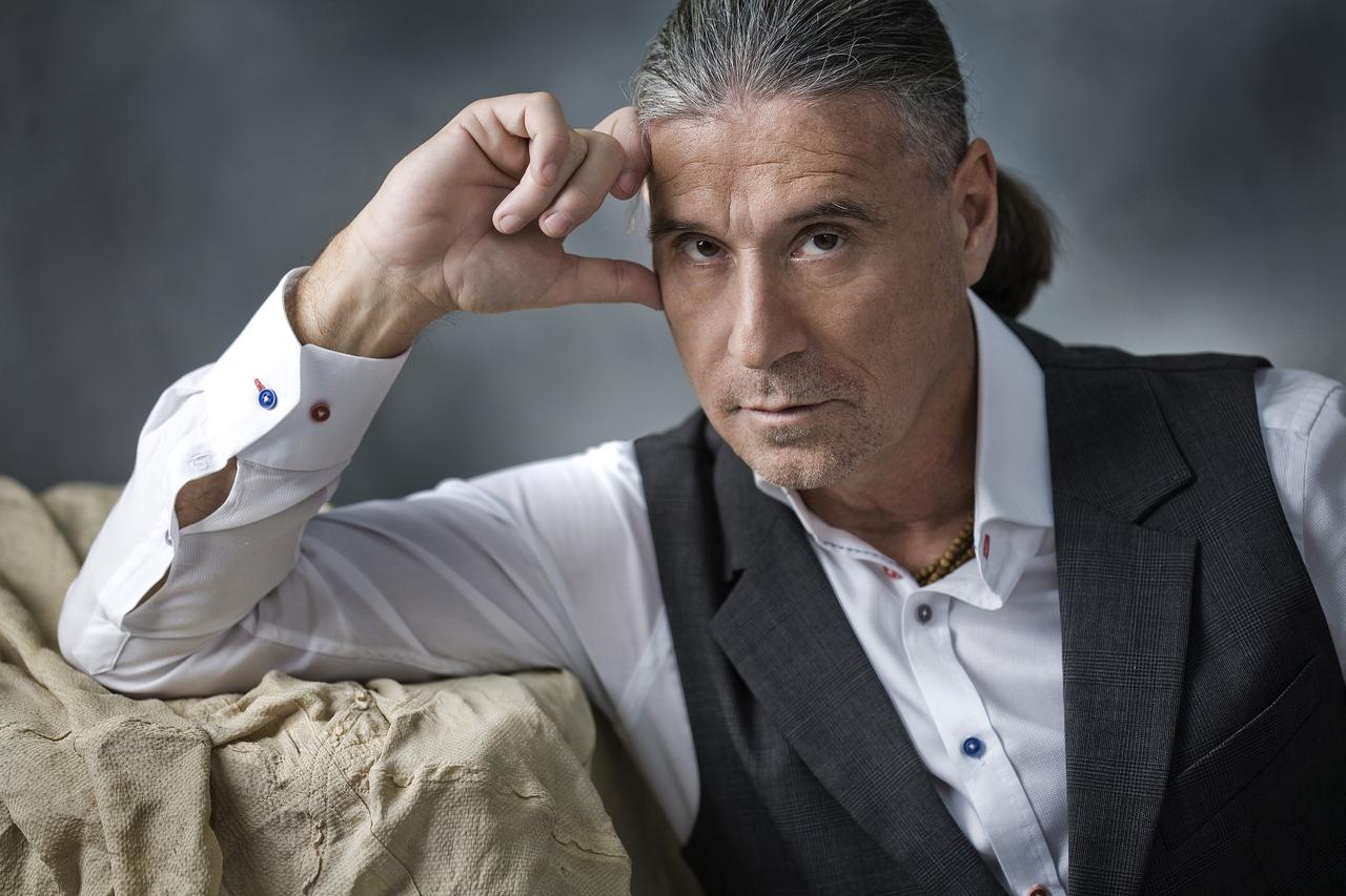 Novi album Gorana Karana 'Glas juga' je u prodaji!