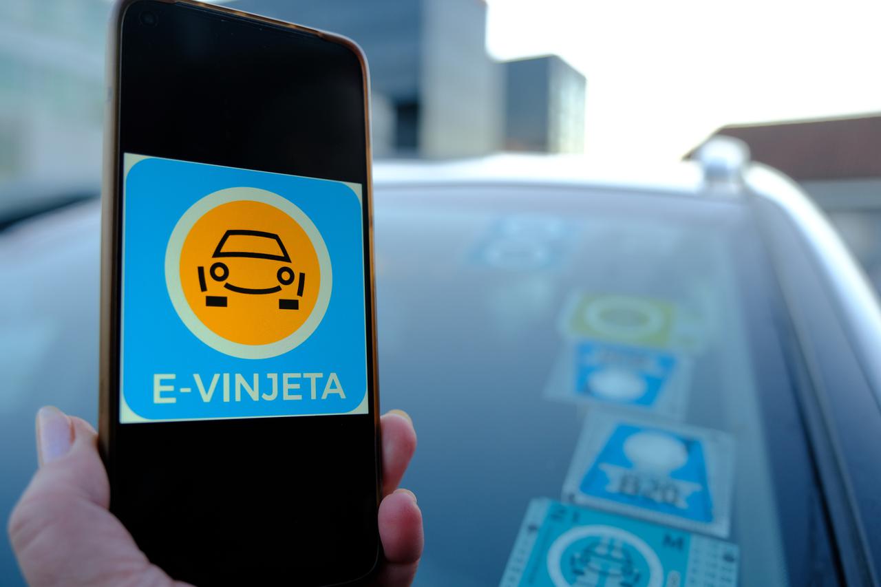 Od 1. veljače za plaćanje cestarine u Sloveniji vrijedi samo e-vinjeta