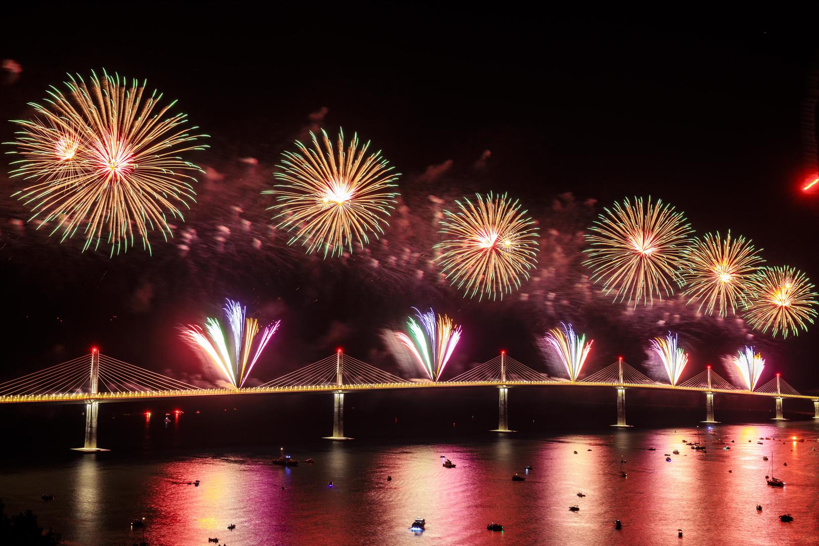26.07.2022., Komarna - Spektakularnim vatrometom svecano otvoren Peljeski most.  Photo: Miroslav Lelas/PIXSELL