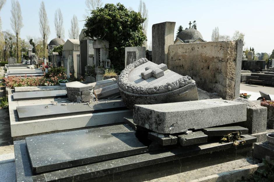 Kompleks groblja Mirogoj – zbog velikih oštećenja koje je prouzročio potres u ožujku prošle godine, uvršten je na popis sedam najugroženijih spomenika i europskih lokaliteta kulturne baštine u Europi za 2021. godinu.