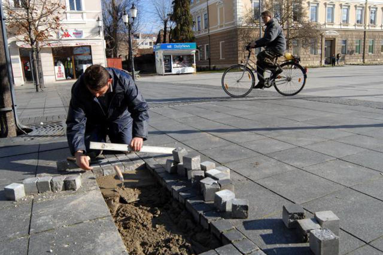 Slavonski Brod, portal