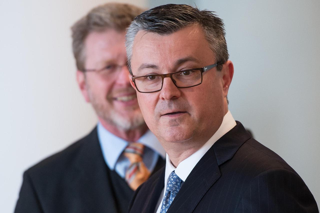 Croatia's Prime Minister Tihomir Oreskovic (R-L)?is welcomed by Marcel Huber, head of the Bavarian State Chancellery, in Munich, Germany, 25 April 2016. Photo:?SVEN?HOPPE/dpa/