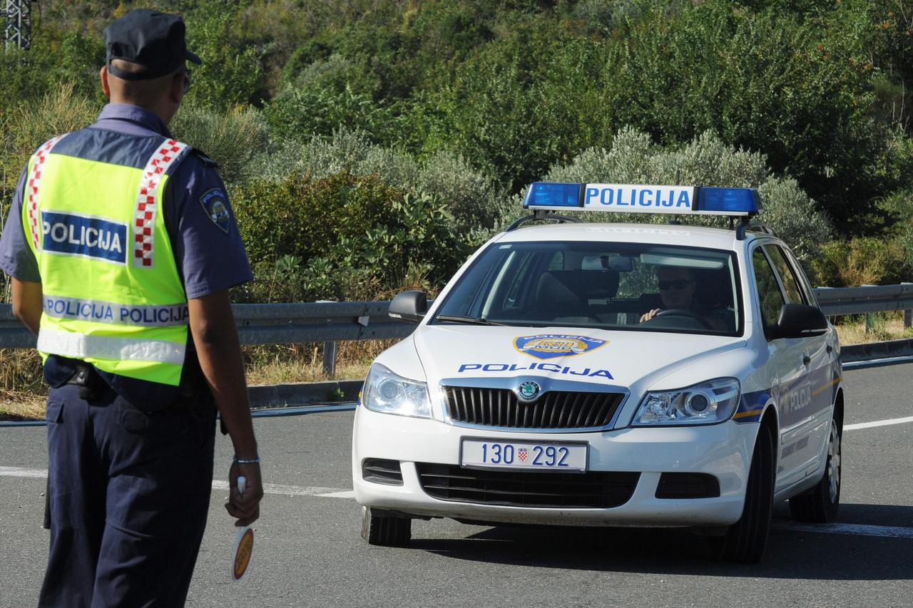 policija