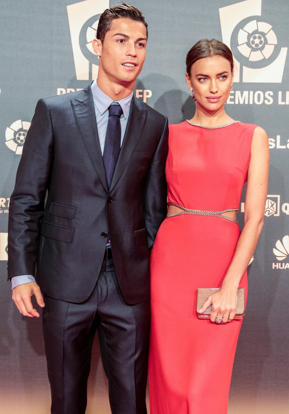 Cristiano Ronaldo and Irina Shayk during the red carpet of the Liga de Futbol Profesional Awards in Madrid. October 27, 2014. Foto ??© nph / Jose Luis Frias) *** Local Caption ***     /PIXSELL
