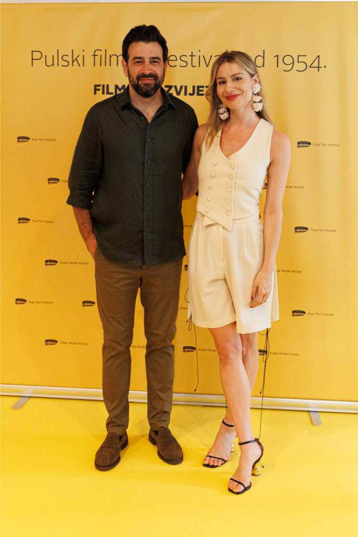 Nagrada publike pripala je filmu „Bumbarovo ljeto“ redatelja Daniela Kušana, dok je najbolji film sekcije Manjinska koprodukcija “Kako je ovdje tako zeleno“ redatelja Nikole Ležaića. Najviše pojedinačnih nagrada otišlo je filmu „Fiume o morte“ redatelja Igora Bezinovića, koji je osvojio i nagradu za najbolju režiju. Održan je i nikad bogatiji program Pula PRO koji u fokusu ima edukaciju i umrežavanje filmskih profesionalaca, studenata i zainteresirane publike. (Janko Popović Vlarić i Tihana Lazović)