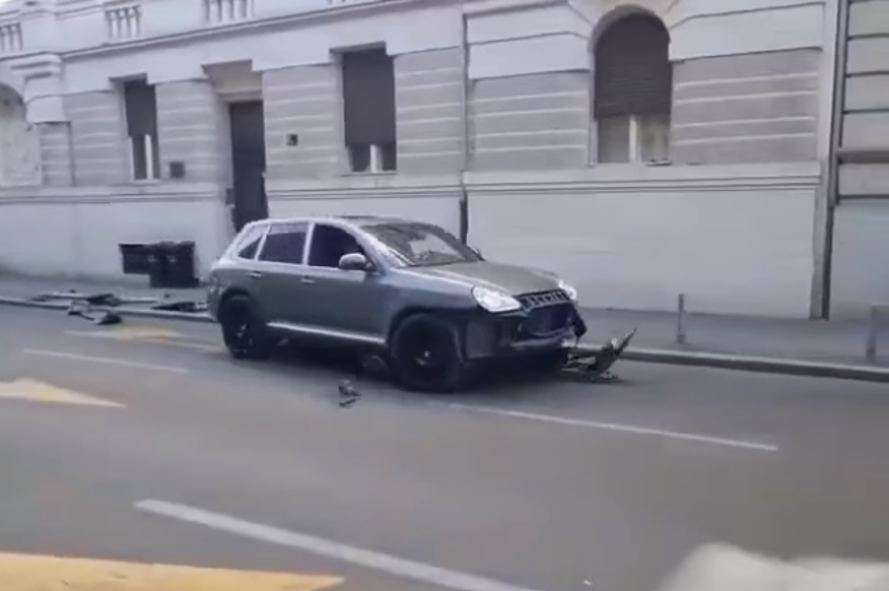 Vozač Porschea Cayennea