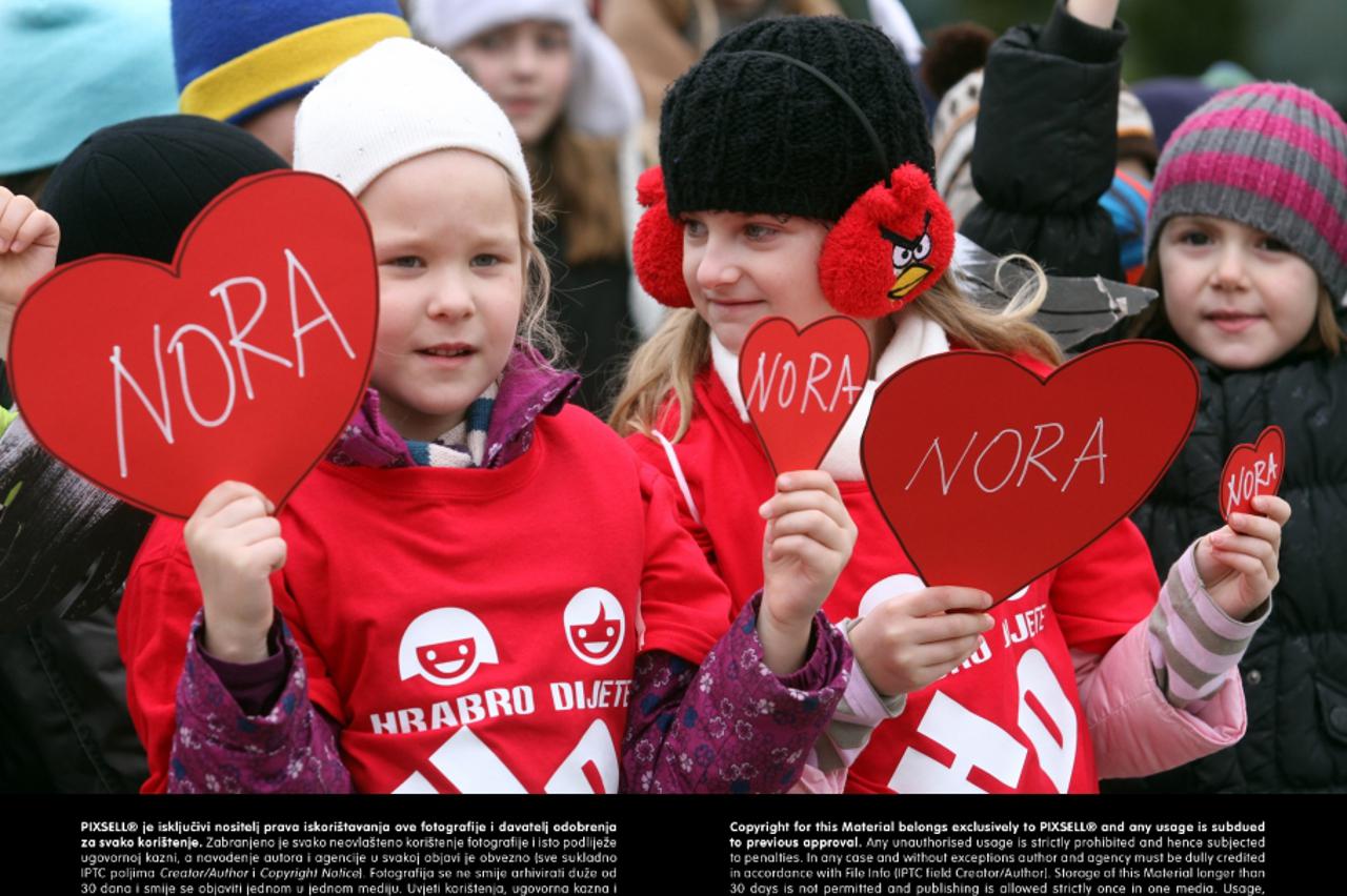 nora, nora fora, pomoć, pomaganje, srce, akcija, varaždin,  (1)