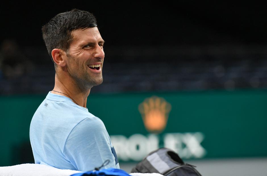 Novak Djokovic (Nole) lors de son entrainement pendant le tournoi Rolex Paris Masters 2022 à l'Accor Arena à Paris